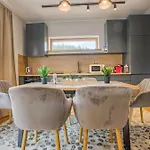 Villa Aquaterra With Hot Pool -