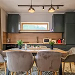 Aquaterra With Hot Pool - Villa