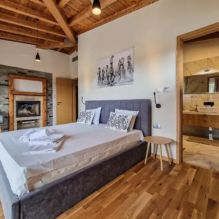 Aquaterra With Hot Pool - *