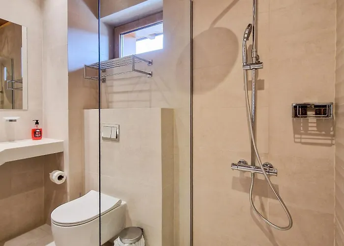 Aquaterra With Hot Pool -