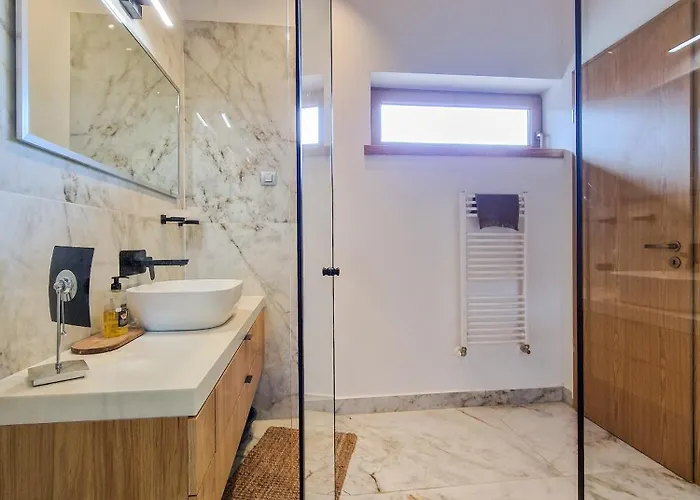 Aquaterra With Hot Pool -