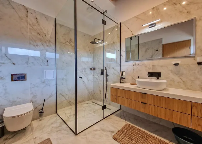 Aquaterra With Hot Pool - * בניה