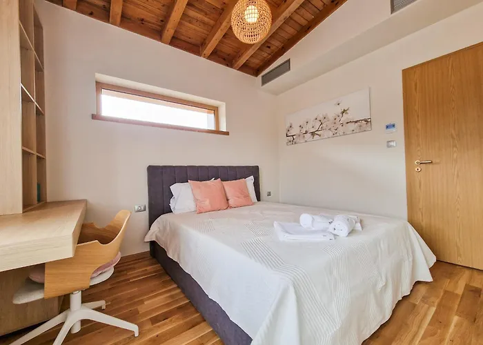 וילה Aquaterra With Hot Pool - *