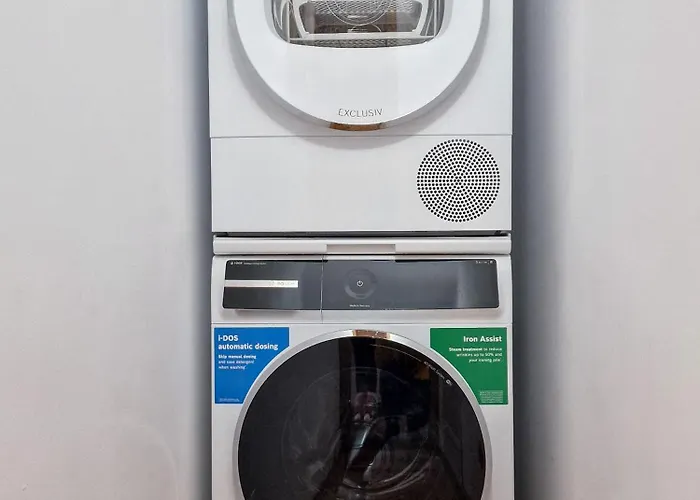 Aquaterra With Hot Pool - וילה בניה